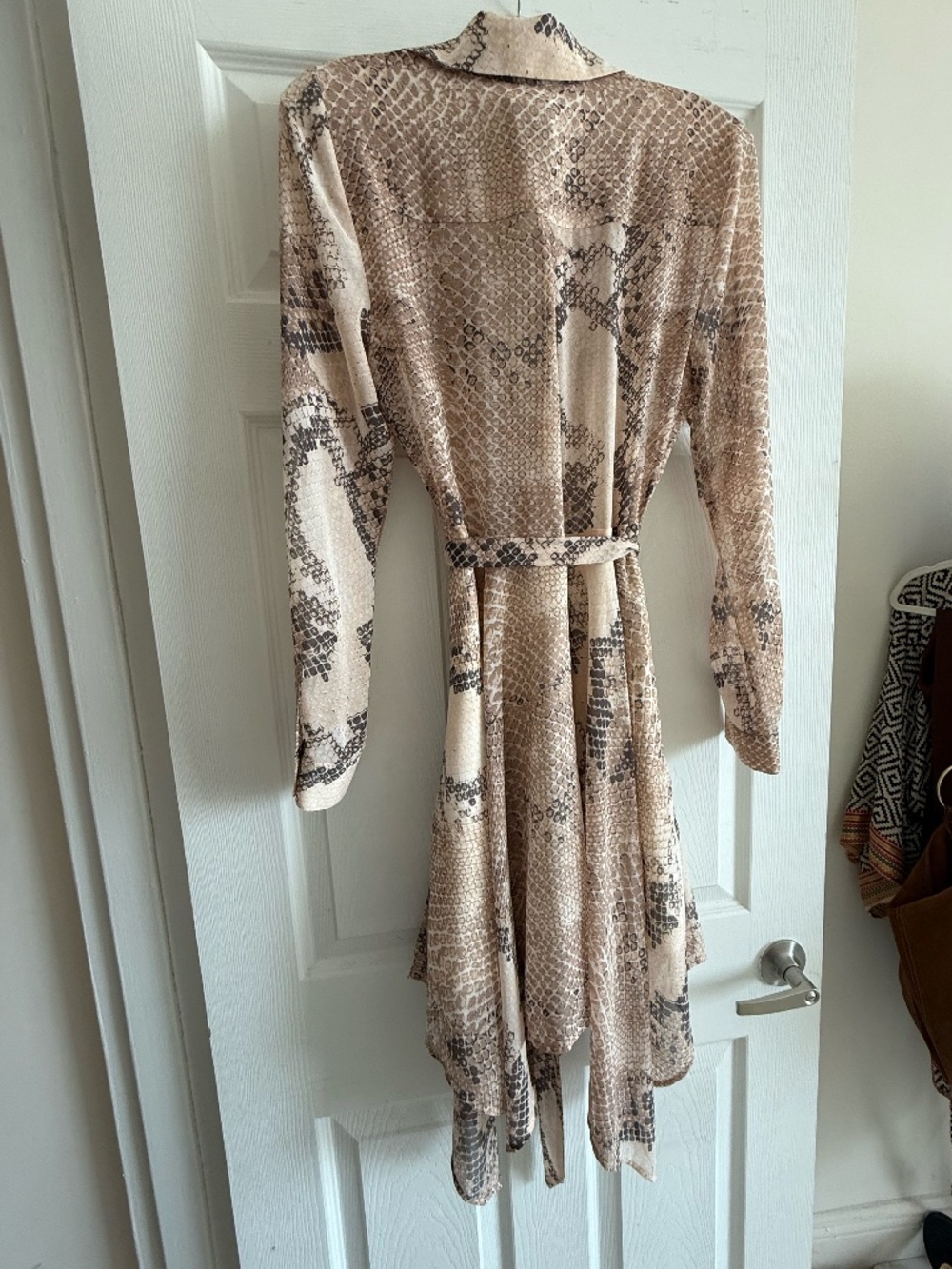 GUESS Snake Print Shirt Dress Belted Handkerchief Hem Long Sleeve Size S - Picture 4 of 5